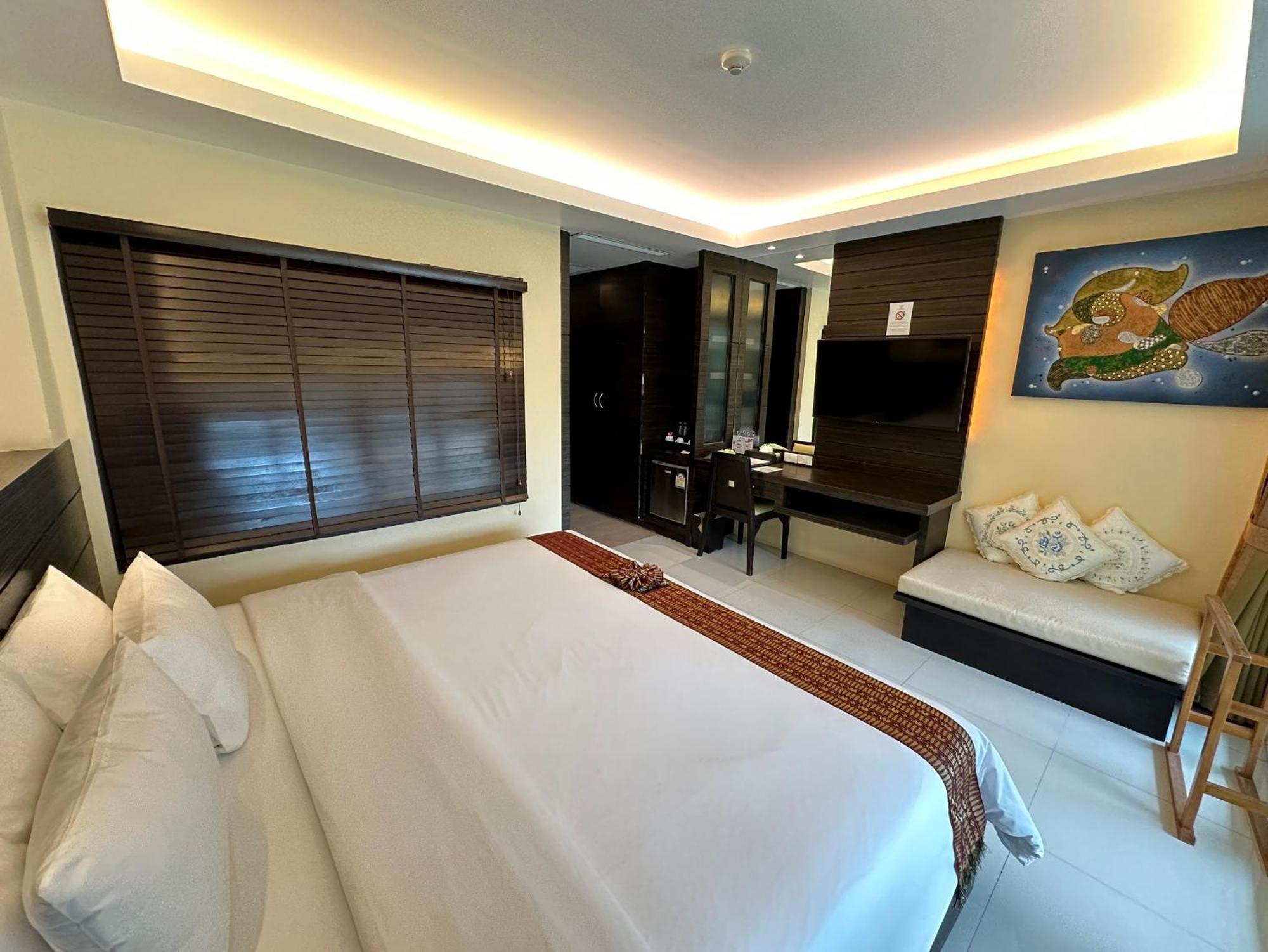R-Mar Resort And Spa Patong, Phuket Екстериор снимка